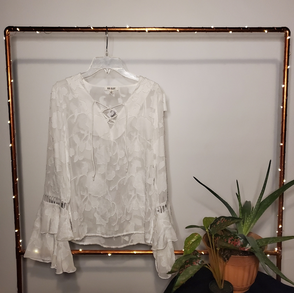 NWT OneHart white peasant top
